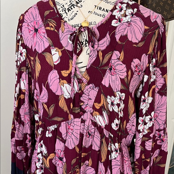 Chic Floral Long Sleeve Dress in Burgundy and Pink - Picture 9 of 14